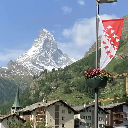 With Terrace & Matterhorn View Apartment *